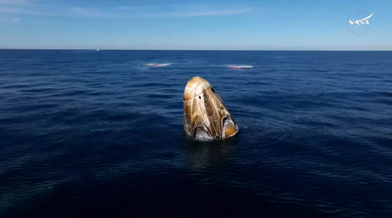 Торжественная встреча экипажа Crew Dragon в водах Атлантики у берегов Флориды-0