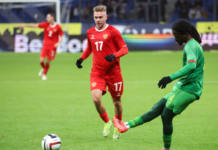 Валерий Карпин доверил Максиму Глушенкову старт в матче Россия Замбия valerij karpin doveril maksimu glushenkovu start v matche rossiya zambiya-urbandigest-ru-174284331600-0