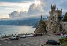 yanina pavlenko navedet poryadok s parkovkami u lastochkina gnezda v krymu-urbandigest-ru-174283639700-0