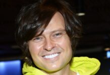 Яркий момент на шоу: как Прохор Шаляпин оказался в центре внимания yarkij moment na shou kak prohor shalyapin okazalsya v czentre vnimaniya-urbandigest-ru-174118179100-0