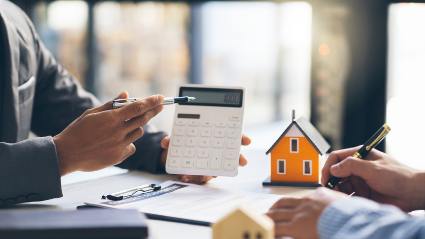 Юрист назвал профессии, представители которых получат помощь с покупкой жилья