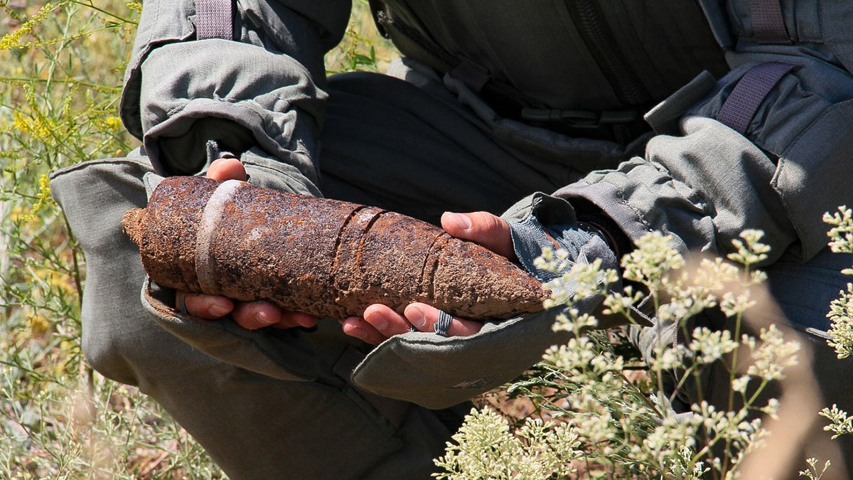 Реактивный снаряд повредил мост в Брянской области