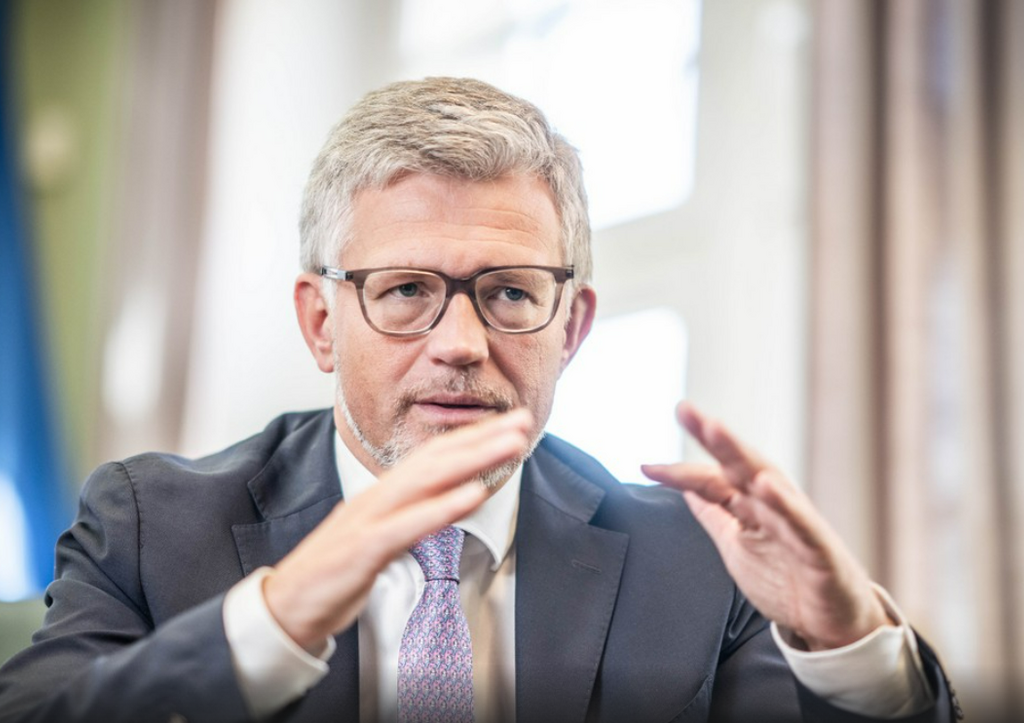 Андрей Мельник