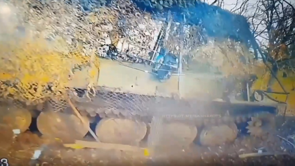 Военкор Коц показал кадры уничтожения украинской техники около курского села