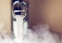 Давид Адамс о сроках отключения горячей воды и инициативах Госдумы для защиты прав граждан WaterTapWithHotWaterSteam