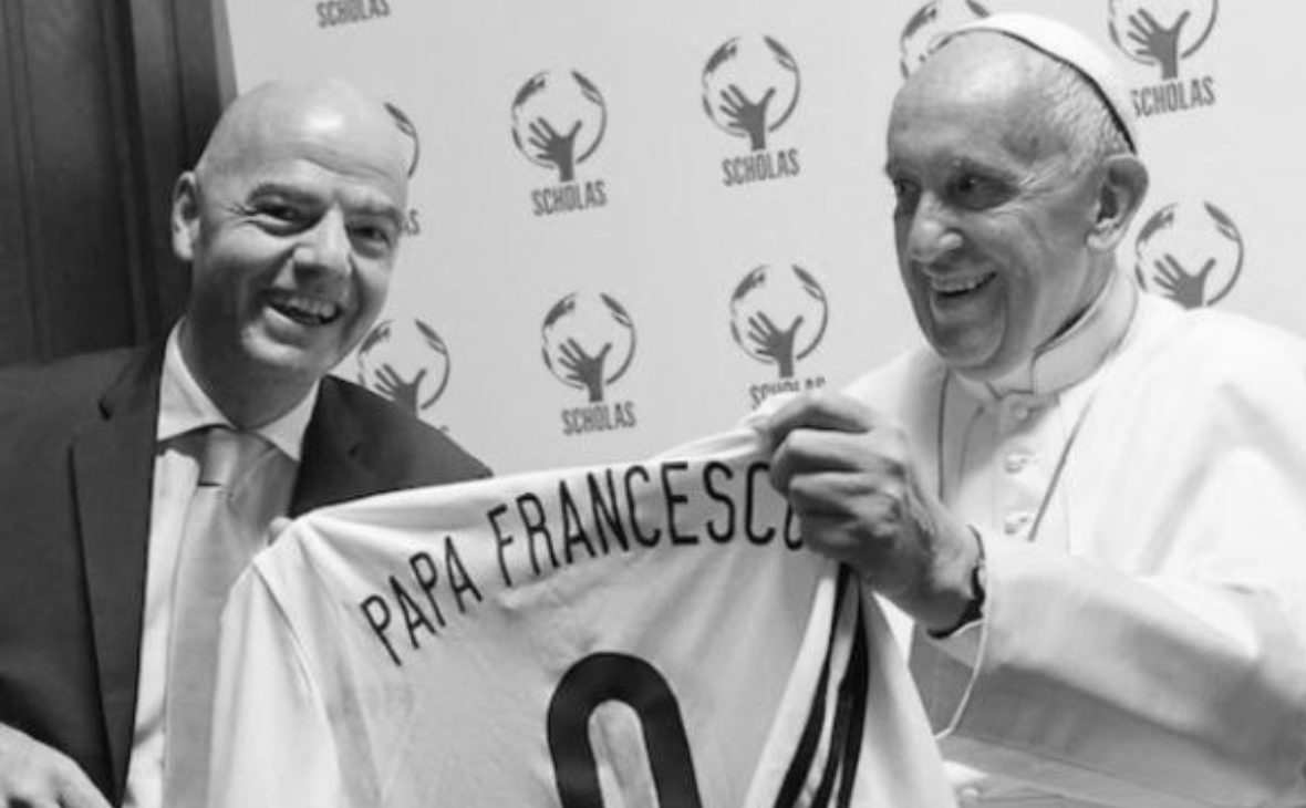 Джанни Инфантино и папа римский Франциск (gianni_infantino / Instaram (владелец сети Meta признана в России экстремистской и запрещена))