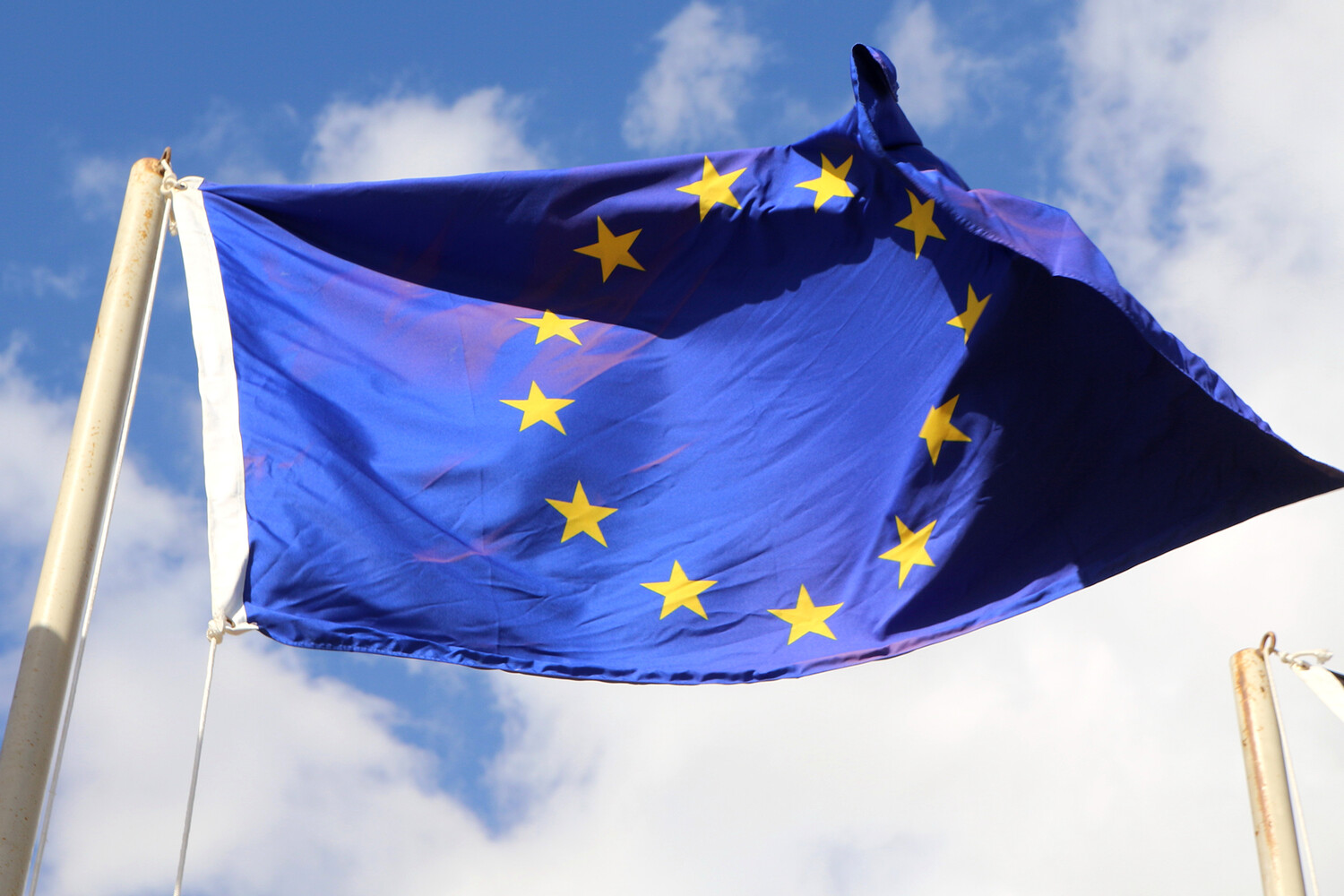 ЕС и Китай укрепляют сотрудничество для преодоления торговых ограничений США-0
