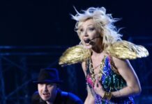 kristina orbakajte i klavdiya zemczova yarkij duet v polyah podsolnuhov-urbandigest-ru-174517673300-0