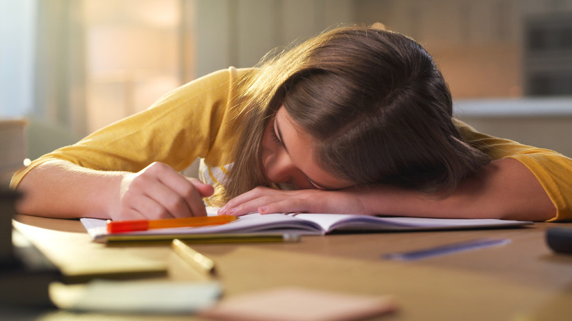 Психолог Топилина: зацикленность на оценках может приводить к выгоранию у детей