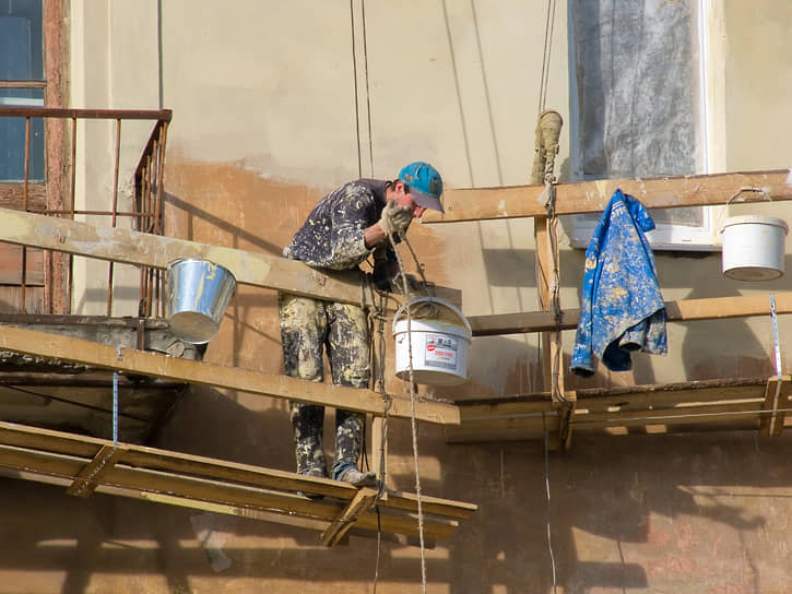 Поправки Минстроя для многих граждан приблизят время начала уплаты взносов на капремонт, но не само его проведение