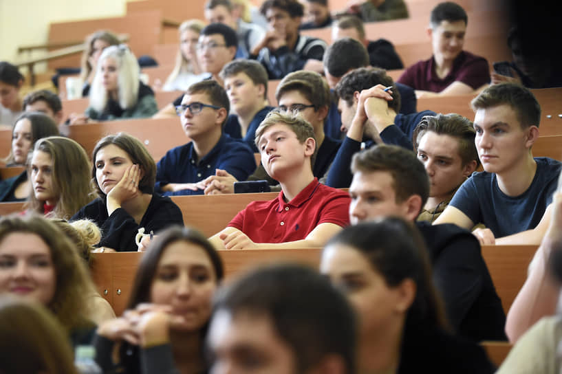 Правительство во главе с Михаилом Мишустиным повышает президентскую стипендию до 30 тыс. руб-0