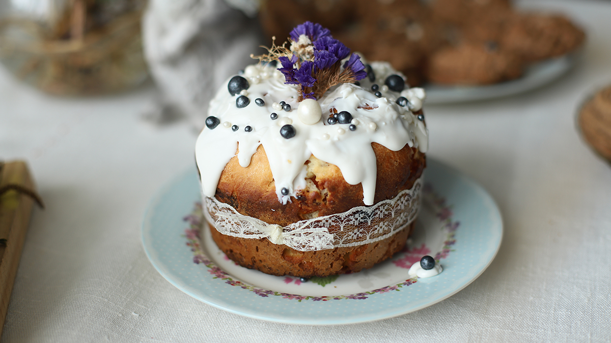 Золотой кулич за почти три миллиона рублей выпустили в России