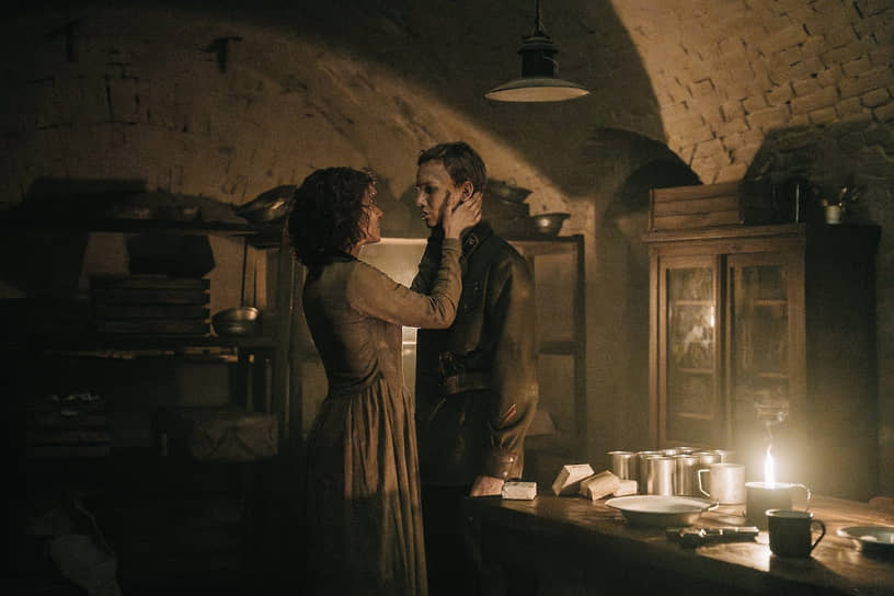 Живым людям с их маленькими радостями и горестями в фильме почти не нашлось места