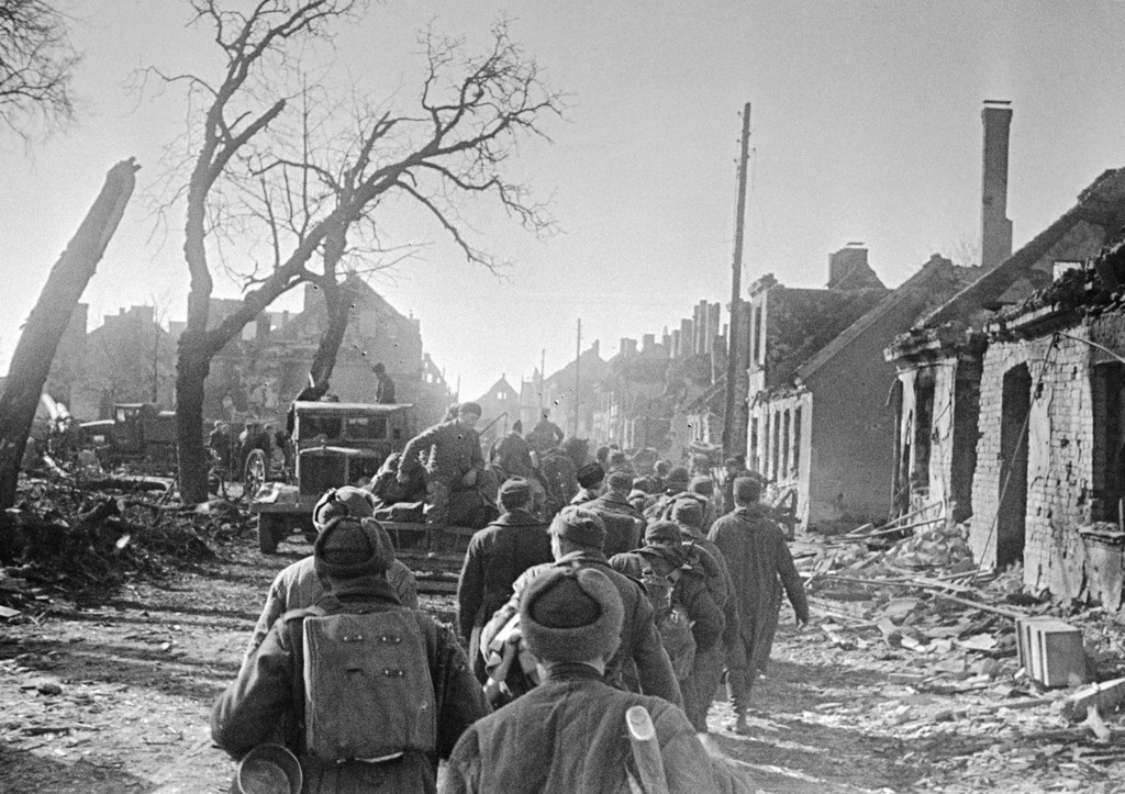 Историк объяснил решение Сталина о смене командующих фронтами в 1945 году