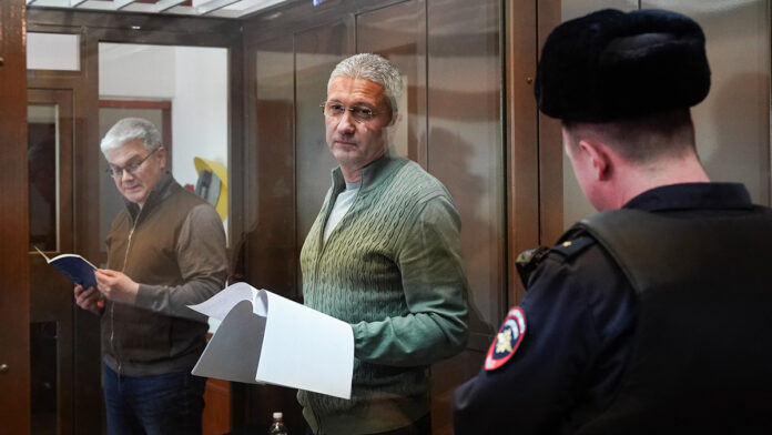 Заседание в Мосгорсуде по делу экс-замминистра обороны Тимура Иванова