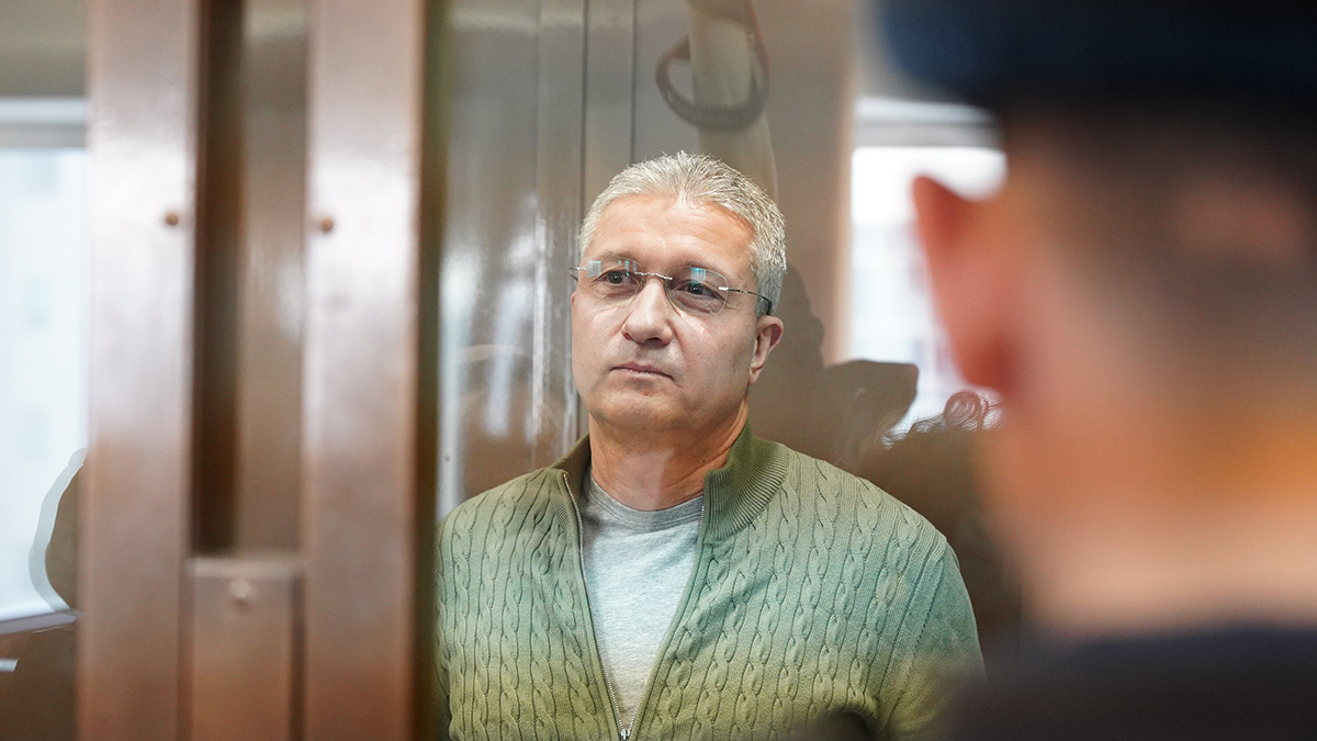 Защита обжаловала арест имущества по делу экс-замминистра обороны Иванова
