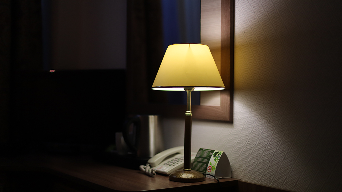 Туристка обнаружила в номере токийского отеля под кроватью неизвестного мужчину