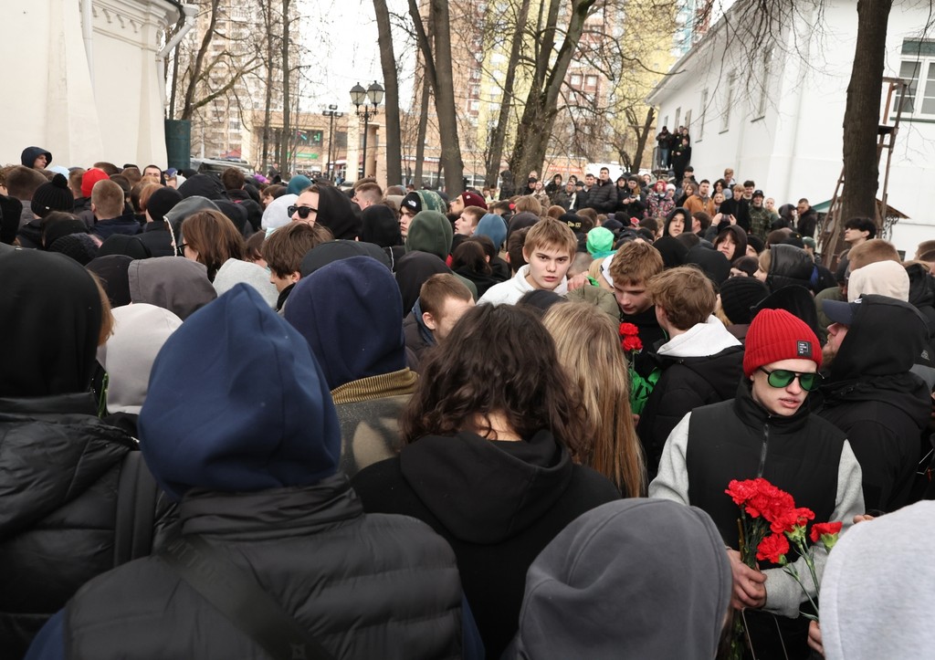 Музкритик заступился за фанатов, пришедших проститься с Техником