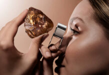 АЛРОСА под руководством Павла Маринычева открыла уникальный алмаз в Якутии alrosa pod rukovodstvom pavla marinycheva otkryla unikalnyj almaz v yakutii-urbandigest-ru-174669225700-0