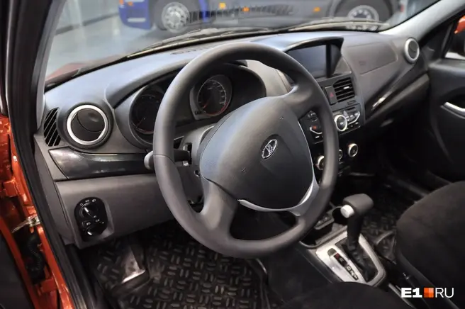 Автомобиль должен иметь как можно больше российских комплектующих  | Источник: Артем Устюжанин / E1.RU