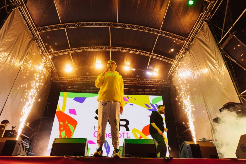 Алексей Вихарев и жена Яна на фестивале Summer Fest от Oneloft