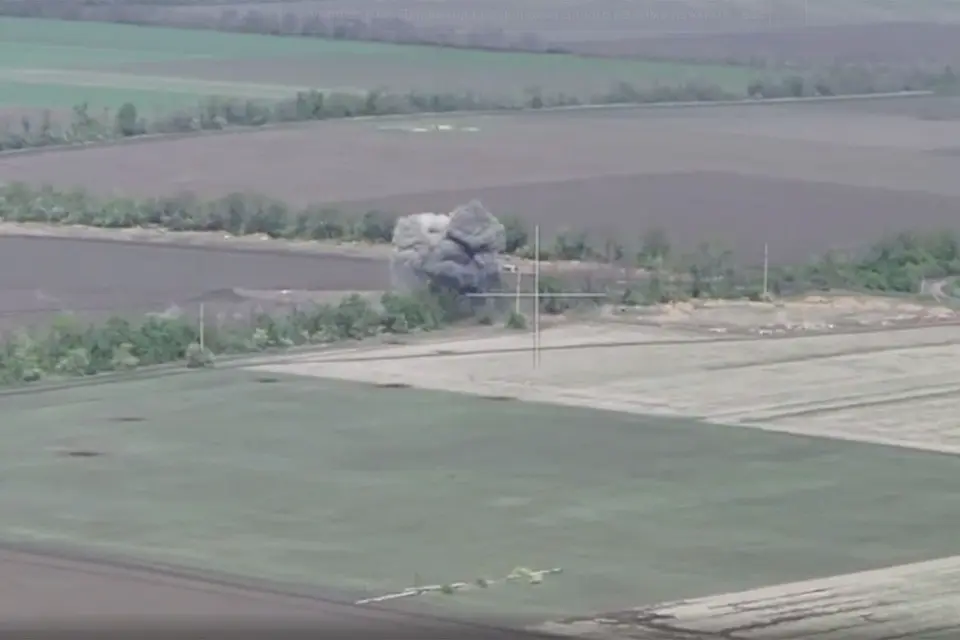 Наши воины наносят высокоточные удары по пунктам управления и беспилотниками противника