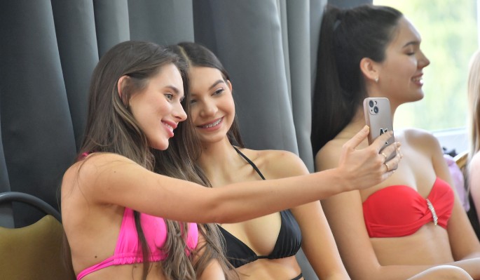 Душка или змея подколодная? Как вычислить фальшивую подругу