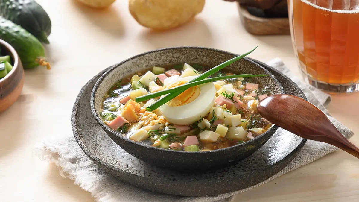 Чем лучше заправлять окрошку