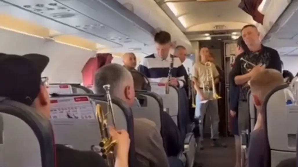 Оркестр дал концерт на борту самолета во время полета в Хабаровск (видео)