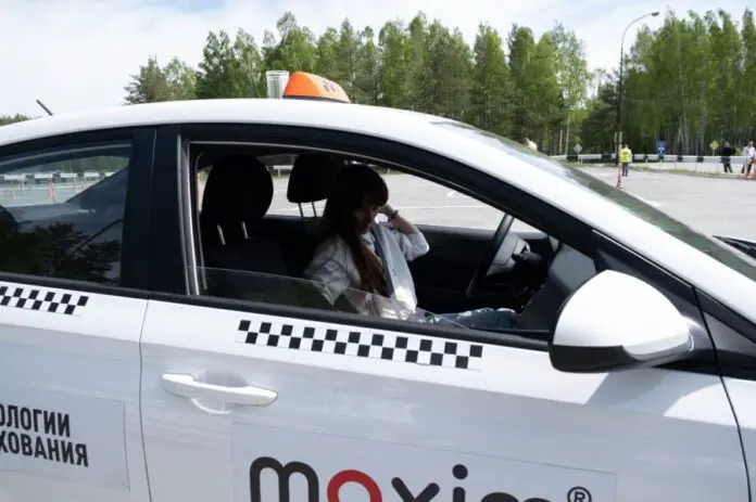 Наталья Новицкая и лидеры такси-индустрии обсудили прорывы на конференции в Екатеринбурге-0