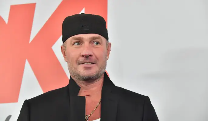 Без рук ужасно: Костомарову пришлось привязывать ракетку к протезу