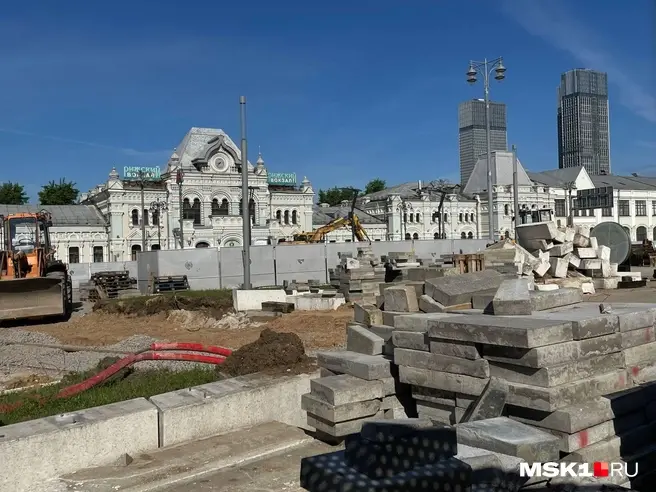 На площади у Рижского вокзала началось строительство трамвайного кольца | Источник: Екатерина Фадеева / MSK1.RU