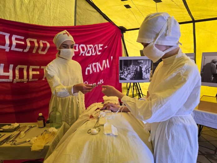 СОМК в Екатеринбурге представил интерактивный эвакогоспиталь времен войны-0