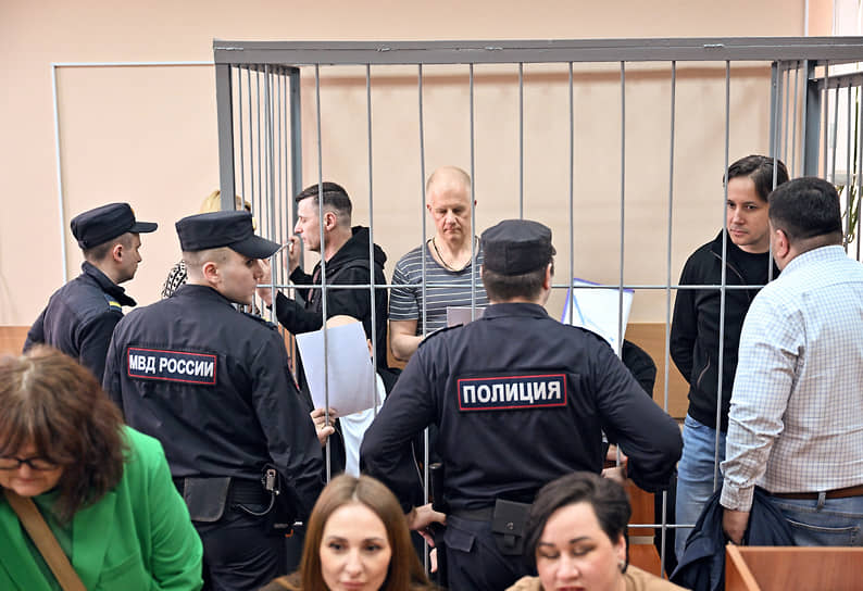 Фигурантам дела о хищении активов Минобороны сроки запросили суровые, хотя вины они не признают