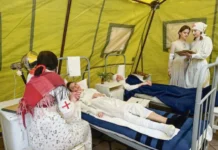 В годовщину Победы Свердловский медколледж и Красный Крест возродили подвиг медиков v godovshhinu pobedy sverdlovskij medkolledzh i krasnyj krest vozrodili podvig medikov-urbandigest-ru-174835988800-0