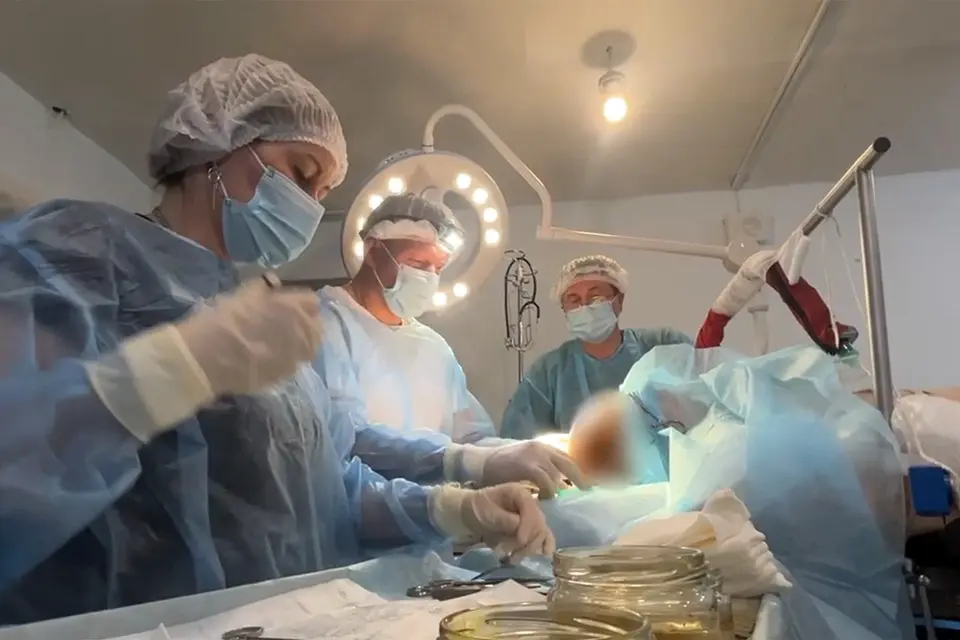 Работа военных медиков