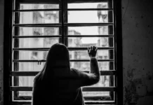 Алена из Кургана обрела смелость обвинить отчима Игоря в преступлениях alena iz kurgana obrela smelost obvinit otchima igorya v prestupleniyah-urbandigest-ru-0