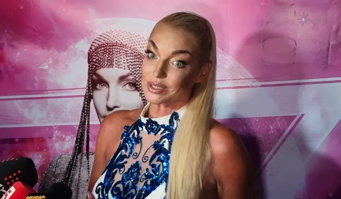 Волочкова эмоционально отреагировала на критику грядущей свадьбы 19-летней дочери