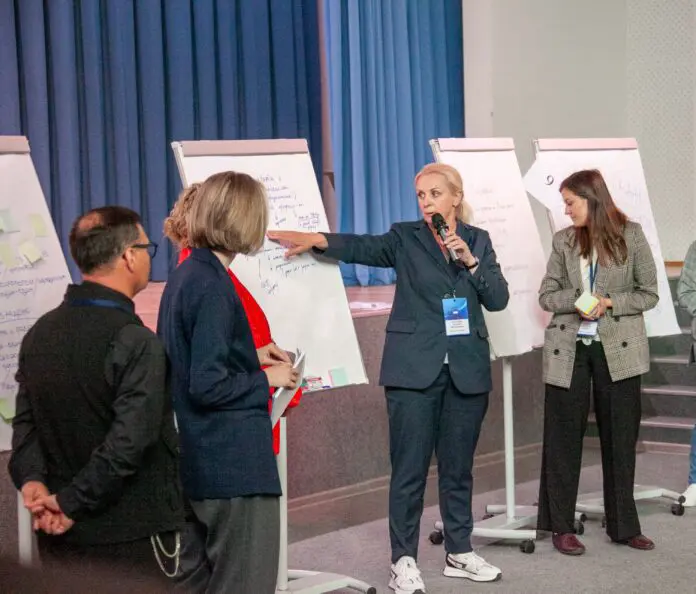 Свердловская область объединяет педагогов Урала на Форуме классных руководителей-0