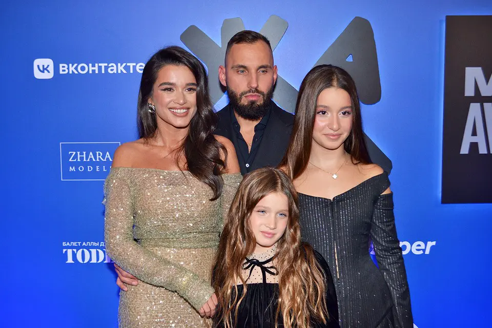 Телеведущая Ксения Бородина и бизнесмен Николай Сердюков 3 июня официально стали мужем и женой