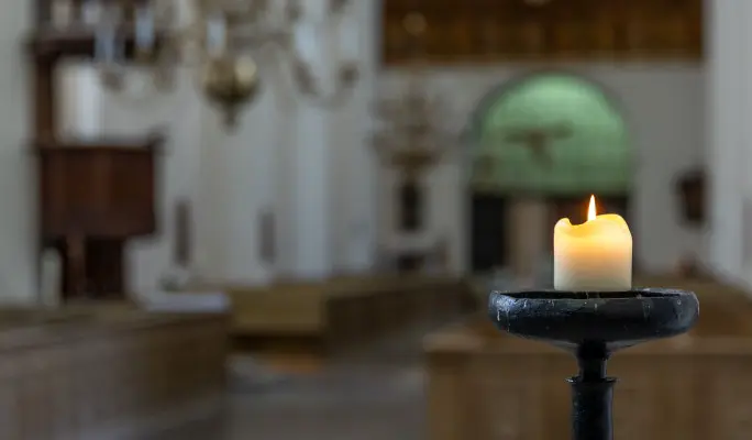 Мало кто знает его имя, но все помнят его роль: трагическая судьба физика из "Темного рыцаря"