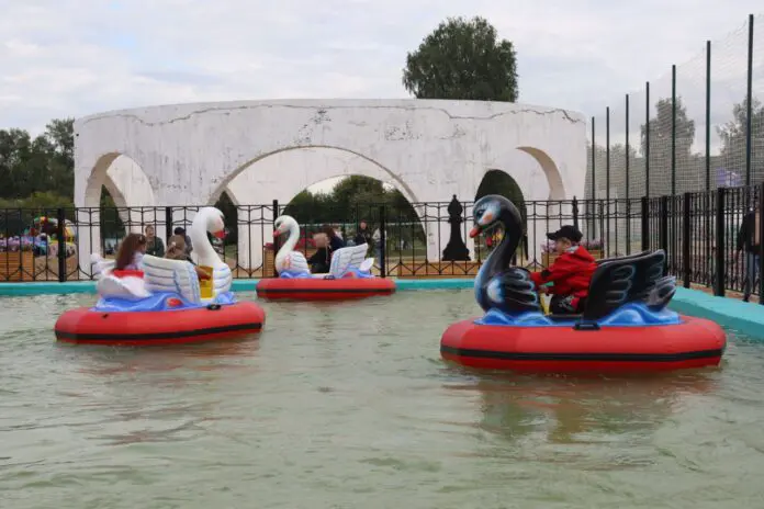 Галина Панченко и Денис Паслер преобразили Тавду, новый пруд радует горожан-0