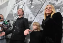 Гном Гномыч Рудковской и Плющенко удивил образом с косичками как у SHAMAN gnom gnomych rudkovskoj i plyushhenko udivil obrazom s kosichkami kak u -urbandigest-ru-0