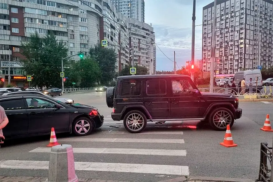 Лидера азербайджанской диаспоры Шахлинского вытащили из Гелендвагена