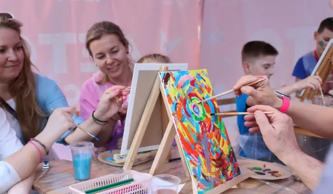 В Москве провели 33 окружных семейных фестиваля за июнь