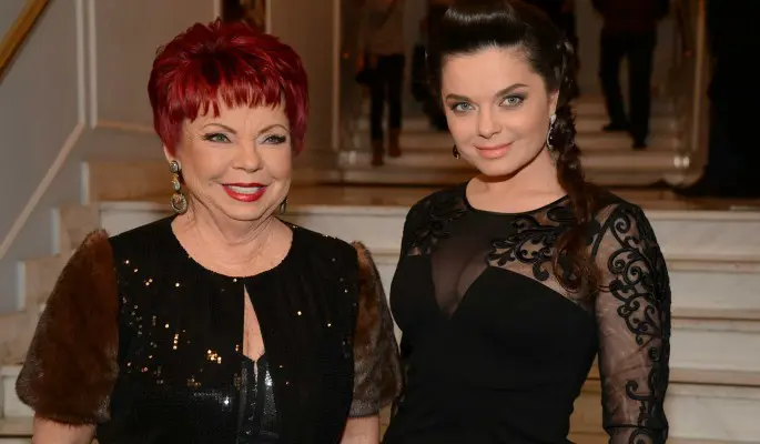 Мать Королевой поддержала украинскую артистку