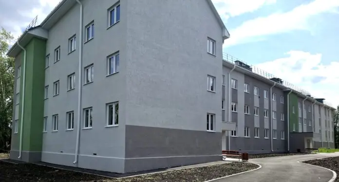 Свердловская область обеспечивает дом для 27 детей-сирот в Сухом Логу-0