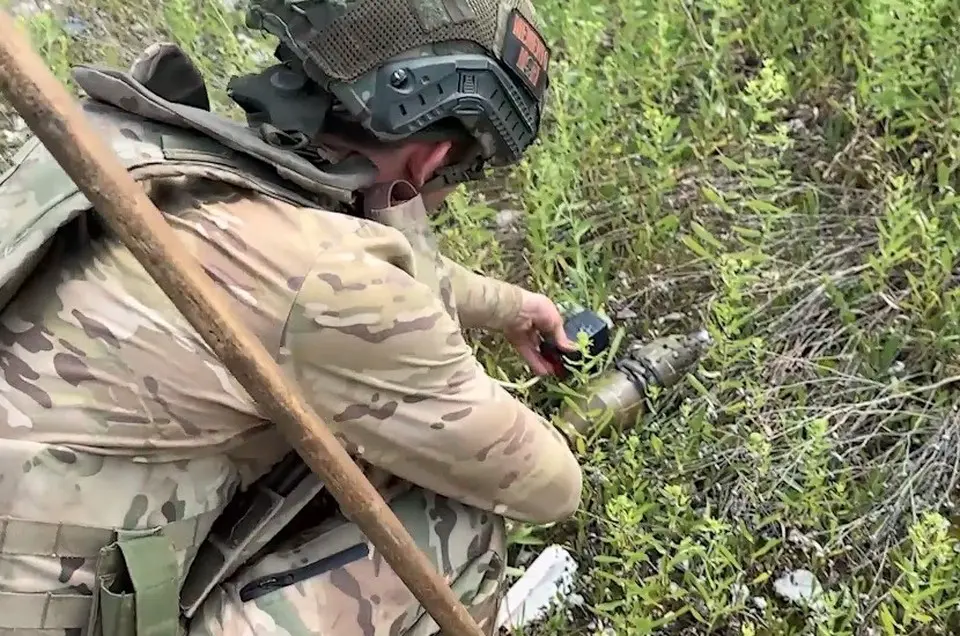 Кадр боевой работы военнослужащих инженерно-саперных подразделений группировки войск «Центр»