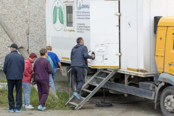 В поселке Садовый состоялась акция ЦГКБ №23 Екатеринбурга по нацпроекту «Продолжительная и активная жизнь»-0