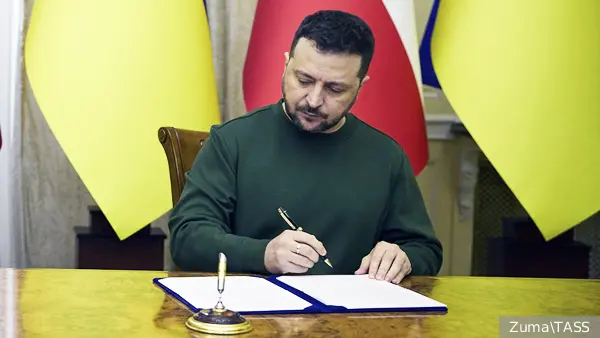 Скачко объяснил смену Зеленским послов в 20 странах